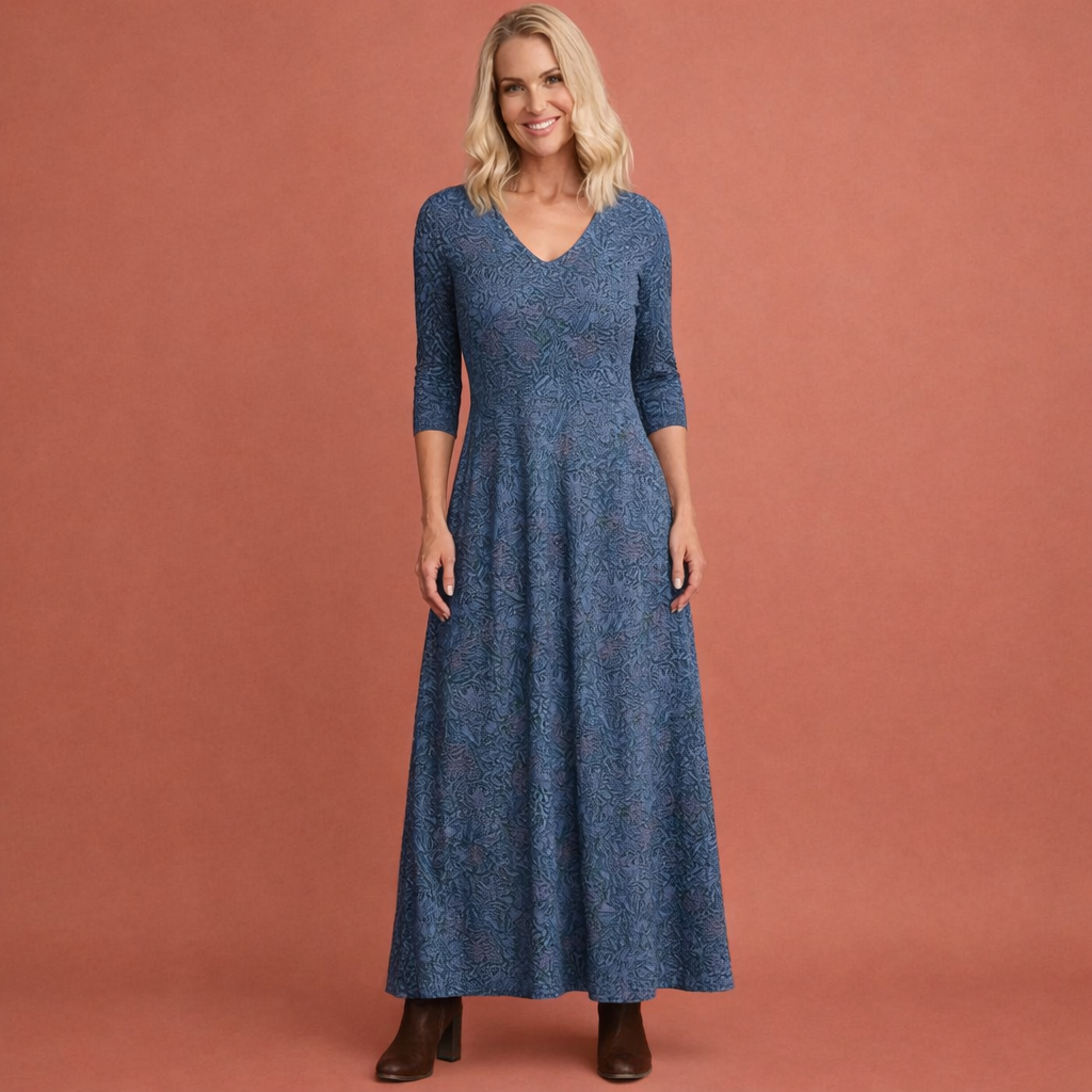 Long dress with retro pattern and V-neck for women | Natalie