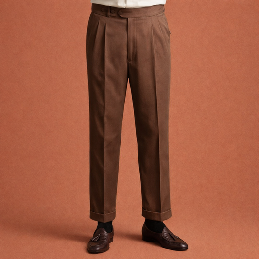 High-waisted men's trousers with pleats and tapered legs for men | Roderik