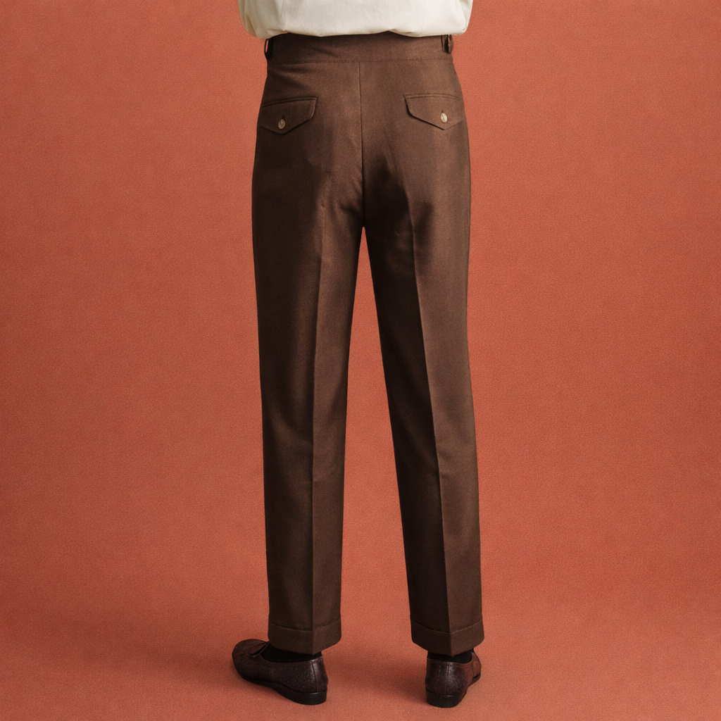 High-waisted men's trousers with pleats and tapered legs for men | Roderik