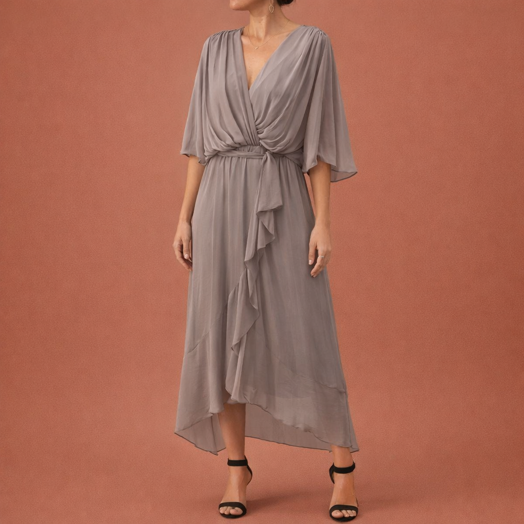 Elegant maxi dress with V-neck and flattering fit for women | Amara
