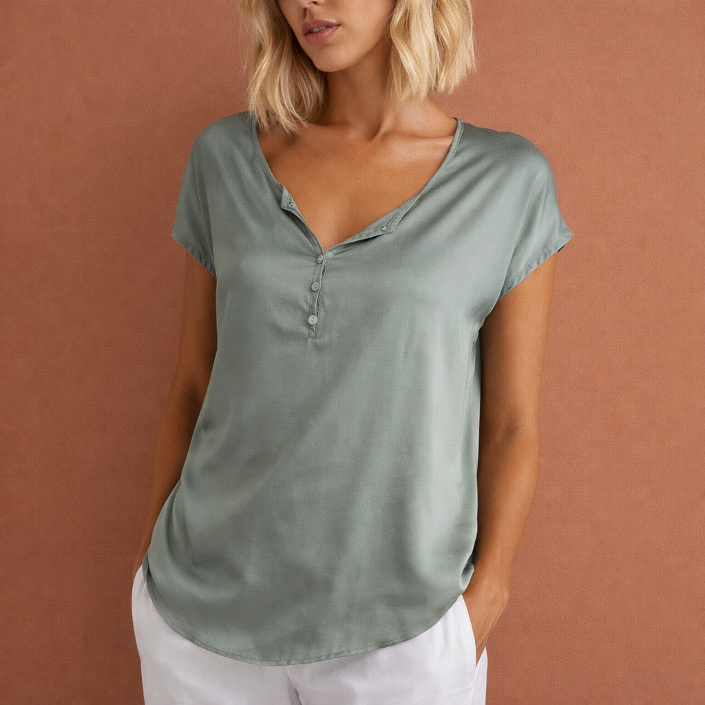 Elegant V-neck summer top for women with three-quarter sleeves and loose fit | Lisanne