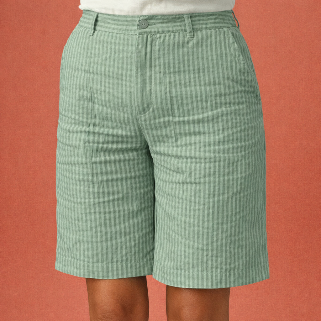 Comfortable summer shorts for women with elastic fit | Carina