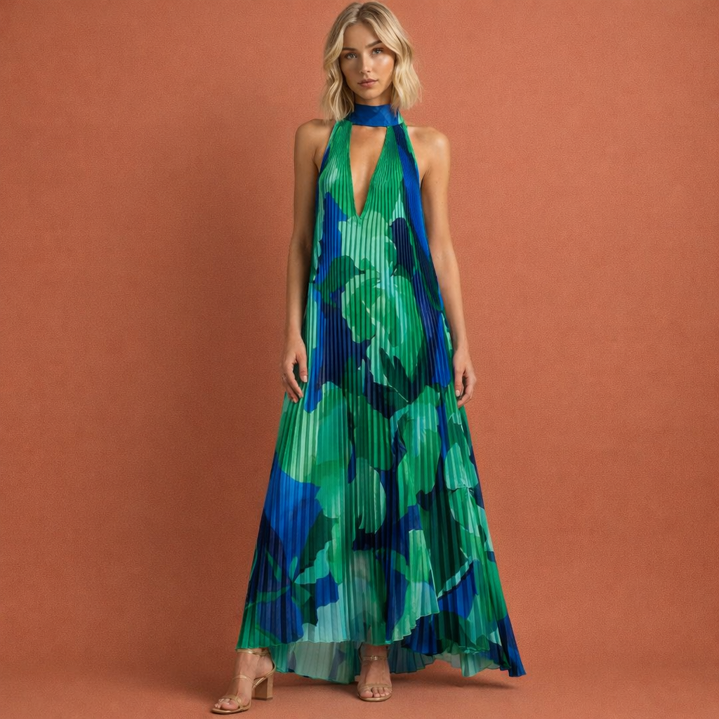 Pleated maxi dress with halter neck and print for women | Amara