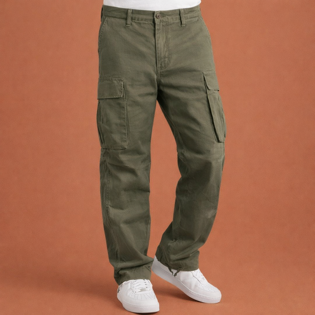 Straight-fit cargo pants with multiple pockets for men | Hendrik-Jan