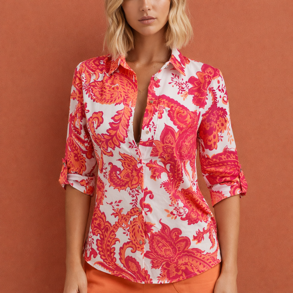 Ladies blouse with fashionable print and button closure | Hanneke