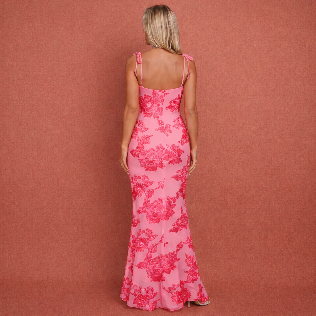 Figure-accentuating floral maxi dress for women | Anneke