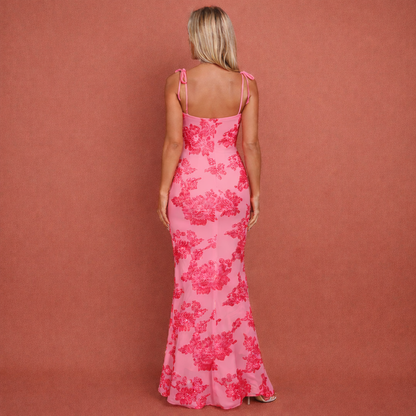 Figure-accentuating floral maxi dress for women | Anneke