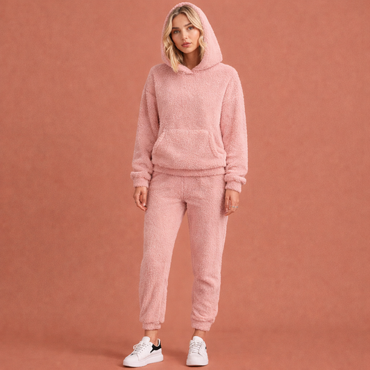Comfortable two-piece loungewear set for women with hood | Carolijn