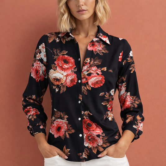 Ladies blouse with fashionable print and button closure | Hanneke