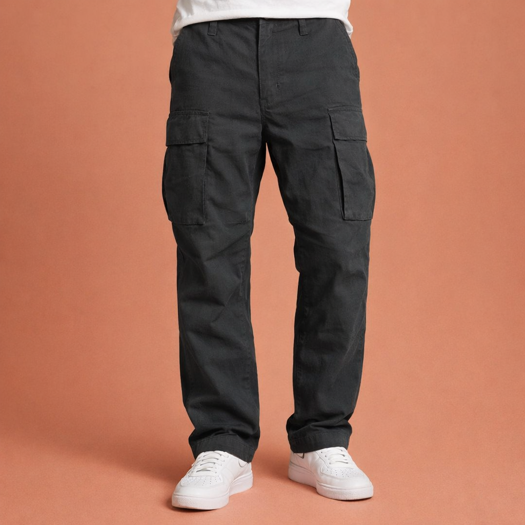 Straight-fit cargo pants with multiple pockets for men | Hendrik-Jan